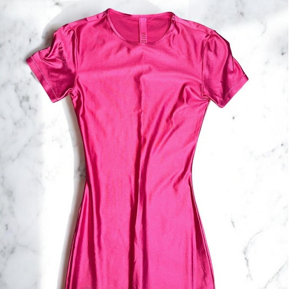 SKIMS XS Hot Pink Short Sleeve Bodycon Jersey Maxi Dress Women’s Nylon Spandex - Picture 4 of 7
